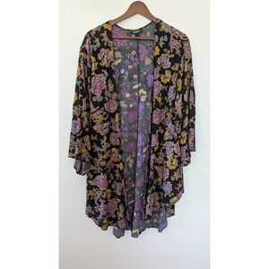 Torrid Black Floral Kimono Size 1/2 1X 2X Shirttail Flowy Vintage Dark Romantic